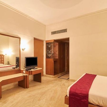 Hotel Dee Cee Manor Csennai Kültér fotó