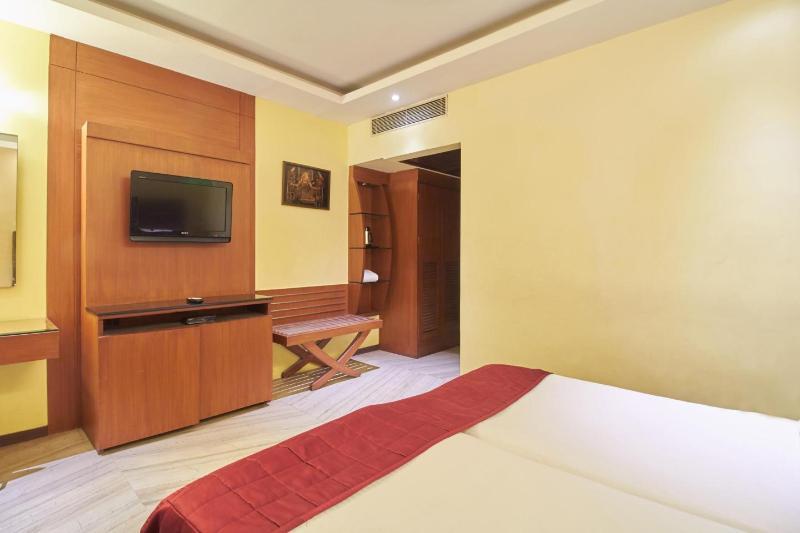 Hotel Dee Cee Manor Csennai Kültér fotó