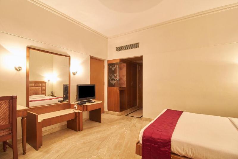 Hotel Dee Cee Manor Csennai Kültér fotó