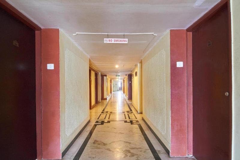 Hotel Dee Cee Manor Csennai Kültér fotó